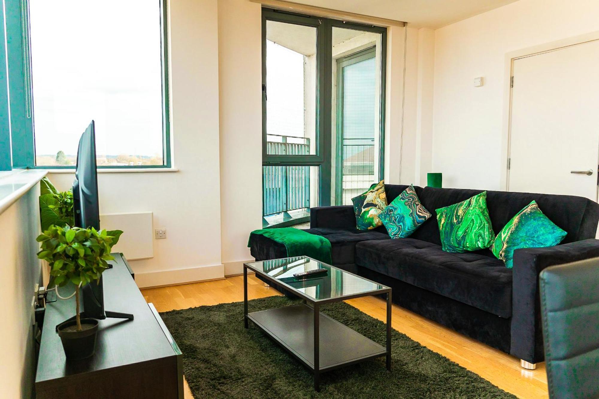 The Regency Suite - Modern 2-Bed 1-Bath Apartment Chertsey Exterior foto